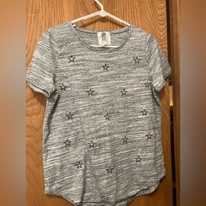 Lili’s Closet gray marled star t shirt excellent condition size medium